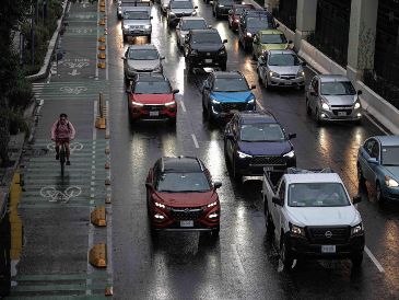 El programa Hoy No Circula se aplica de las 5:00 a las 22:00 horas en todas las alcaldías de la Ciudad de México y en tres zonas conurbadas del Estado de México. SUN/G. Pano