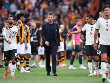 El ManU se fue vacío y con una imagen que huele a que esta tampoco va a ser su temporada, que llevan ya trece años sin ganar la Premier, desde la última campaña de Alex Ferguson. EFE / EPA / A. Vaughan