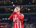El Guadalajara dejó claro que las puertas de Verde Valle permanecerán abiertas para Armando González, al recordarle que, pese a su salida, "Chivas siempre será su casa". IMAGO7