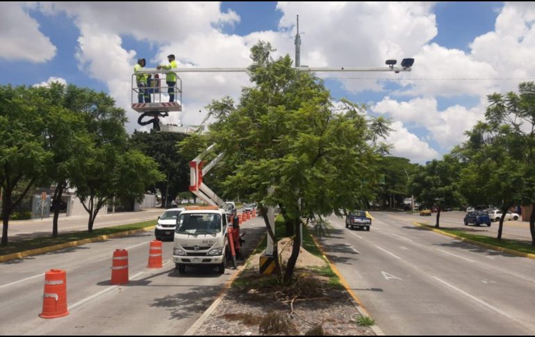 Durante las próximas semanas se instalará también el señalamiento preventivo en tres puntos restantes, completando el corredor Lázaro Cárdenas-Carretera. ESPECIAL