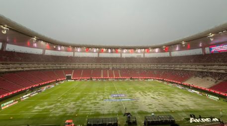 El Chivas vs Tijuana fue retrasado debido a la fuerte lluvia que azotó Guadalajara y dejó encharcada la cancha del Estadio AKRON. EL INFORMADOR/ F. RAMÍREZ.