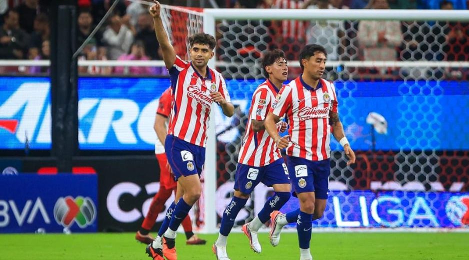 El Guadalajara hiló su segunda victoria y dejó señales de recuperación tras imponerse con autoridad a Xolos en el Estadio AKRON. EL INFORMADOR/ J. ACOSTA.