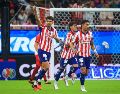 El Guadalajara hiló su segunda victoria y dejó señales de recuperación tras imponerse con autoridad a Xolos en el Estadio AKRON. EL INFORMADOR/ J. ACOSTA.