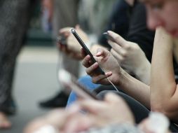 El uso de celulares entre menores crece en México, mientras expertos advierten sobre sus efectos en el bienestar emocional. UNSPLASH.