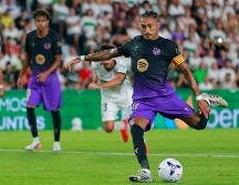 Karim Adeyemi y Anthony Gordon destacaron en su estreno con el Barcelona, al aportar un gol y dos asistencias, respectivamente. EFE.