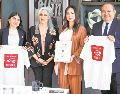Bárbara Botello, Directora Nacional de Hecho en México, visitó las instalaciones para entregar los certificados. ESPECIAL