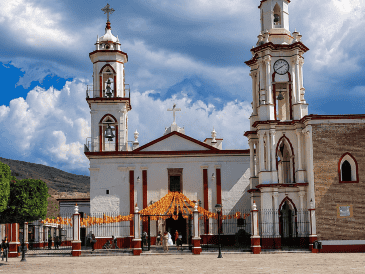 Lo que comenzó como una reunión de amigos en un patio, hoy es una de las celebraciones más esperadas en el sur de Jalisco, específicamente en el municipio de San Gabriel. ESPECIAL / O. López y CANVA