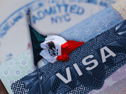 Durante la administración del presidente estadounidense Donald Trump, se les ha revocado la visa al menos a 50 políticos y funcionarios mexicanos, de acuerdo con Reuters. ESPECIAL / CANVA