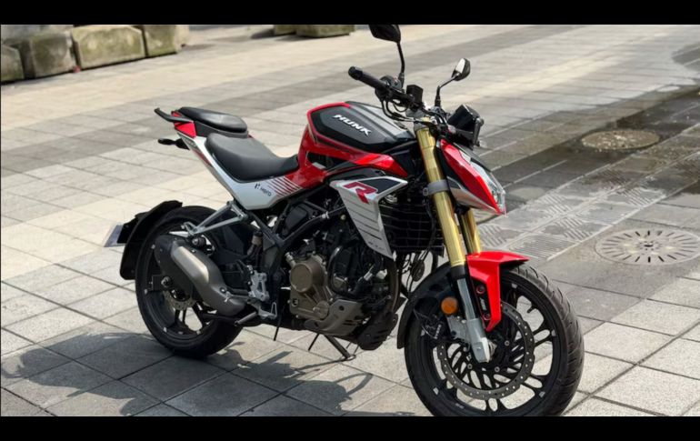 La Hunk 250R se coloca como una alternativa que apuesta más por potencia y versatilidad que por una configuración básica de movilidad. SUN/B. Martínez