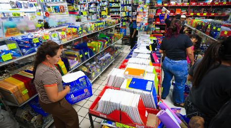 Para maximizar el rendimiento del dinero durante este regreso a clases, los expertos sugieren complementar los recorridos por el Centro Histórico con una planificación estricta, un presupuesto detallado asignando. EL INFORMADOR/ARCHIVO