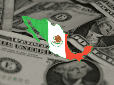"La tendencia es que continúe el fortalecimiento del peso, pero cada centavo que le gana el peso al dólar es un centavo que opera en contra de la economía nacional", comentó el especialista. UNSPLASH / CANVA