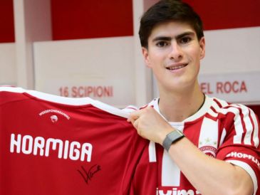 Armando “Hormiga” González se convierte en el tercer fichaje más caro en la historia del Olympiacos tras su salida de Chivas. IG/@olympiacosfc.