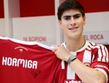 Armando “Hormiga” González se convierte en el tercer fichaje más caro en la historia del Olympiacos tras su salida de Chivas. IG/@olympiacosfc.