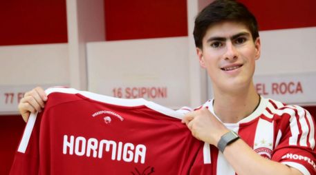 Armando “Hormiga” González se convierte en el tercer fichaje más caro en la historia del Olympiacos tras su salida de Chivas. IG/@olympiacosfc.