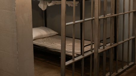 De acuerdo con la Fiscalía, los operativos surgieron a raíz de investigaciones sobre clubes nocturnos no autorizados en Charleston. ESPECIAL/PEXELS