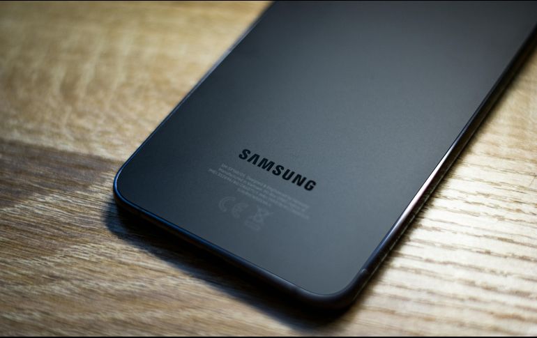 El Samsung Galaxy S27 Ultra estrenará un polémico módulo de cámaras horizontal inspirado en modelos cancelados, acompañado de mejoras fotográficas y un inminente aumento de precio. Unsplash