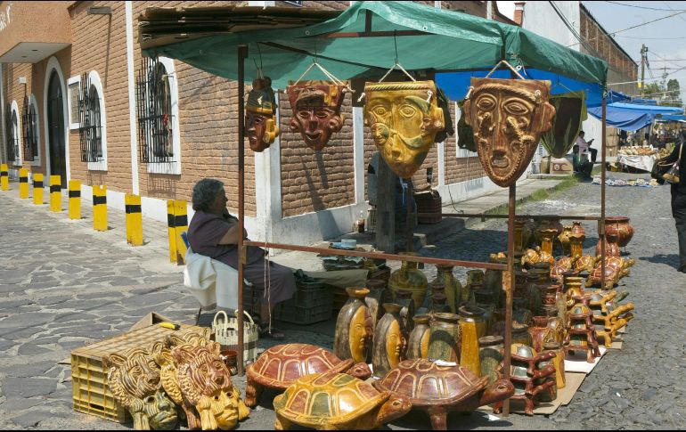 Conoce la historia, las técnicas y el legado cultural de los artesanos tonaltecas que mantienen viva la tradición alfarera de México, fusionando saberes prehispánicos y españoles en cada pieza. EL INFORMADOR/ Archivo