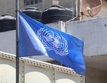 Imagen de archivo de una bandera de la UNRWA, la agencia de la ONU para los refugiados palestinos, en Jerusalén Este. EFE/M. Gibelli