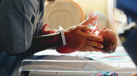 El equipo del IR Sant Pau prolongará ahora este análisis para evaluar si la exposición acumulada a la sequía durante el embarazo genera secuelas en el crecimiento y desarrollo de los niños hasta los cinco años. Unsplash