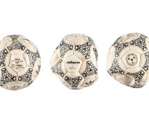 La pelota está directamente relacionada con uno de los episodios más polémicos de la carrera de Maradona y de la Copa del Mundo. EFE / Heritage Auctions