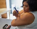 Los autores inciden en la necesidad de implementar estrategias médicas personalizadas que consideren la edad y el sexo para mejorar el manejo integral de la diabetes tipo 2. Unsplash