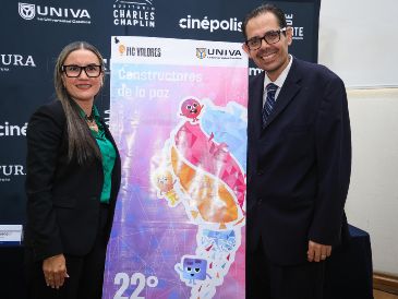 Yadira Robles Irazoqui y Herbey Eguiarte durante la presentación de FIC Valores en la Univa. EL INFORMADOR/ J. Acosta