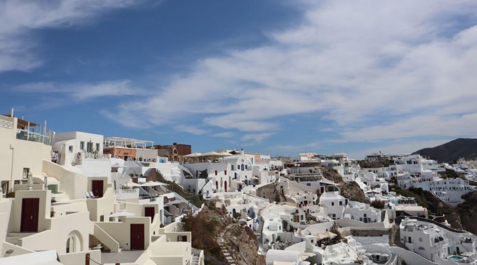 Un lugar inspirado en las islas griegas, ideal para una escapada de fin de semana llena de paisajes mediterráneos, gastronomía y relajación. PEXELS