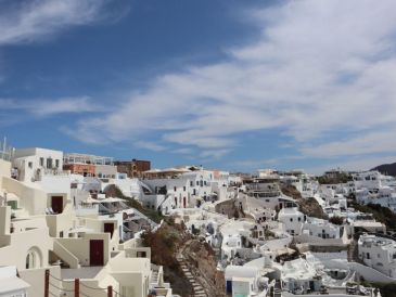 Un lugar inspirado en las islas griegas, ideal para una escapada de fin de semana llena de paisajes mediterráneos, gastronomía y relajación. PEXELS