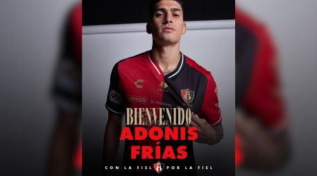 Adonis Frías, originario de Florencio Varela, Argentina, cuenta con una trayectoria que lo ha llevado a competir en distintos escenarios del futbol sudamericano y mexicano. X / @AtlasFC