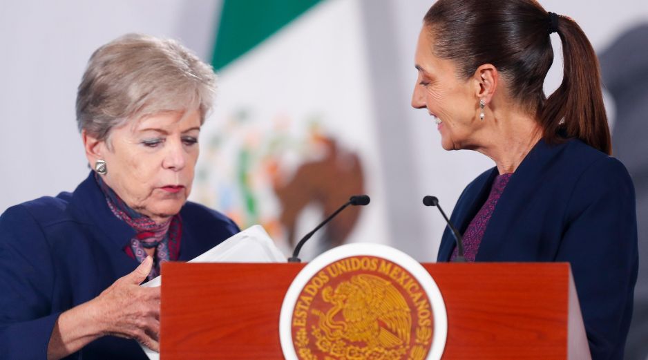 La secretaria de Medio Ambiente y Recursos Naturales, Alicia Bárcena Ibarra, afirmó que la iniciativa busca garantizar el derecho de todas las personas a un medio ambiente sano, establecido en el articulo cuarto constitucional. EFE / I. ESQUIVEL
