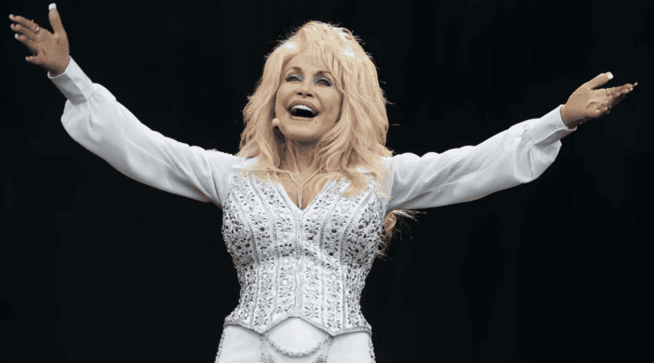 Dolly Parton compartió su vida con Carl Dean desde 1966 hasta la muerte de su amado esposo en 2025. AFP / ARCHIVO