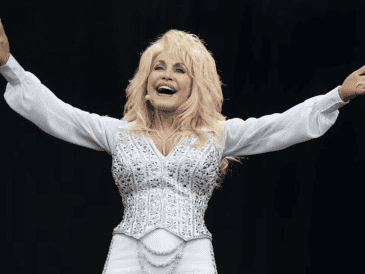 Dolly Parton compartió su vida con Carl Dean desde 1966 hasta la muerte de su amado esposo en 2025. AFP / ARCHIVO