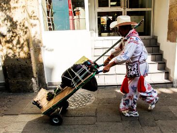 No solo Björk y Rosalía conocieron San Juan de Dios, el diablo llegó a convertirse en uno de los protagonistas de la historia tapatía. EL INFORMADOR/ARCHIVO