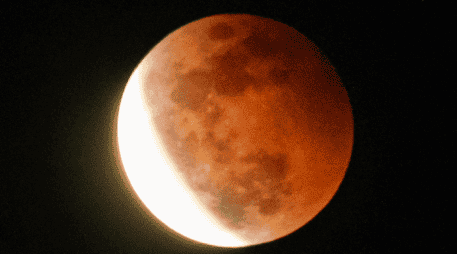 Este evento astronómico será visible en México, ya que el país se encuentra dentro de la zona de visibilidad del eclipse lunar parcial, al igual que el resto de América. CANVA