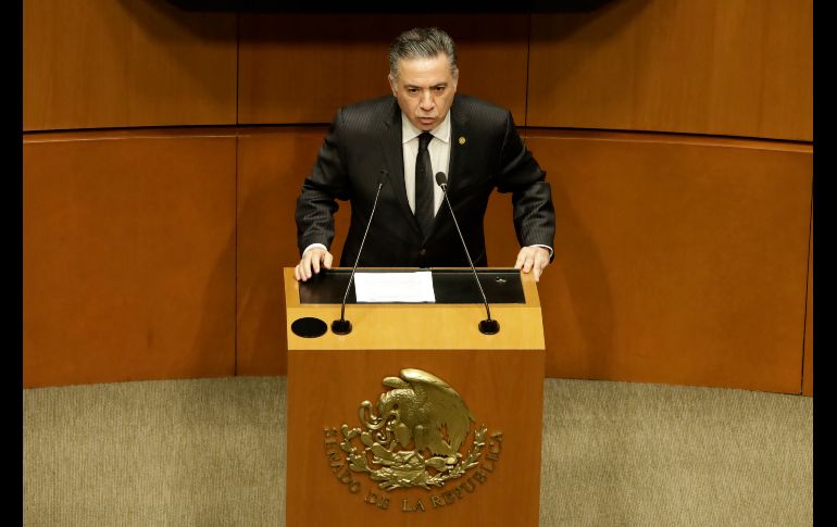 Enrique Inzunza deja la bancada de Morena en el Senado para ser legislador independiente. AFP/ARCHIVO
