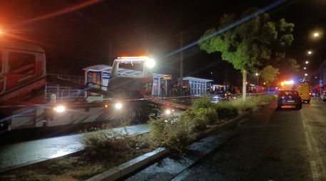 La policía acordonó el lugar mientras los servicios de emergencia atendían a las víctimas. AFP/M. Clavel