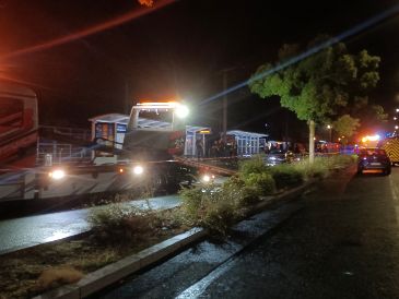 La policía acordonó el lugar mientras los servicios de emergencia atendían a las víctimas. AFP/M. Clavel