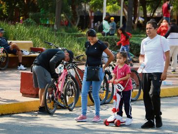 Cada semana la ciudad entrega parte de sus avenidas a peatones, corredores y ciclistas para la realización de la Vía RecreActiva. EL INFORMADOR