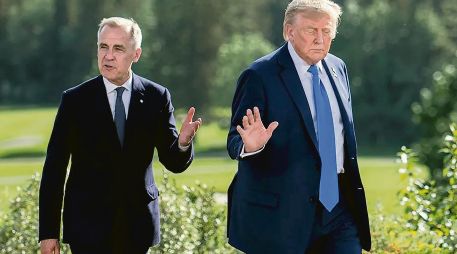 El primer ministro de Canadá, Mark Carney, junto al presidente de EU, Donald Trump.  EFE