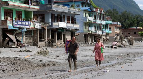 al menos 644 turistas registrados en la zona del desastre en Nepal siguen desaparecidos, 517 de ellos extranjerosEFE / NARENDRA SHRESTHA