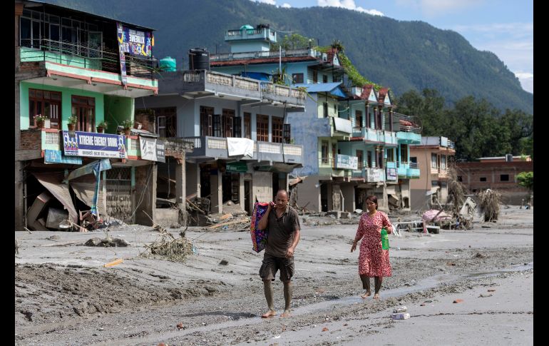 al menos 644 turistas registrados en la zona del desastre en Nepal siguen desaparecidos, 517 de ellos extranjerosEFE / NARENDRA SHRESTHA