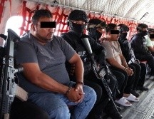 Además de los arrestos, se aseguró un arsenal compuesto por cuatro armas largas, dos armas cortas y municiones de diversos calibres. ESPECIAL/Fiscalía de Oaxaca