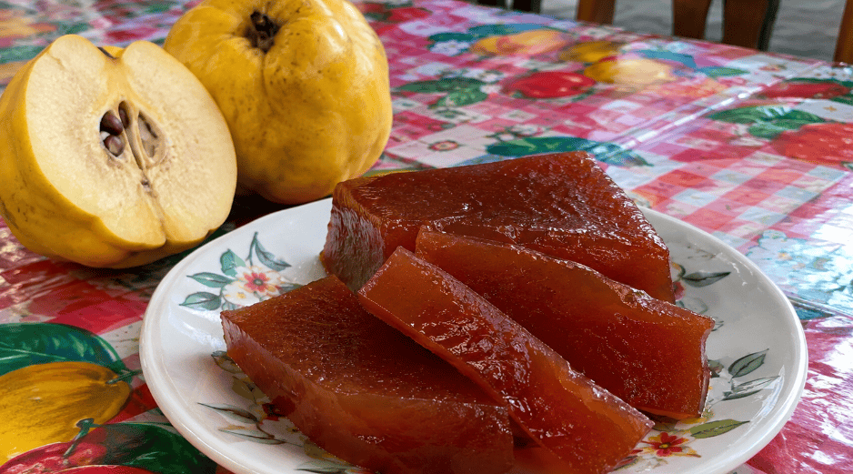 Descubre el rincón de Jalisco donde el membrillo se transforma en un dulce tradicional irresistible. ESPECIAL/ChatGPT