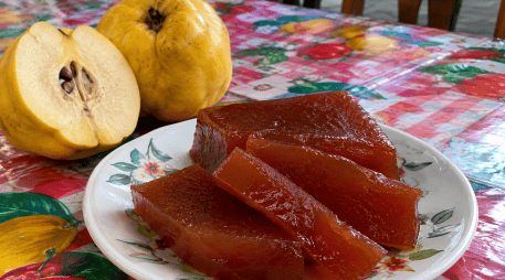 Descubre el rincón de Jalisco donde el membrillo se transforma en un dulce tradicional irresistible. ESPECIAL/ChatGPT