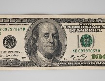 El tipo de cambio FIX publicado hoy virnes 28 de agosto en el Diario Oficial de la Federación (DOF) se ubica en 16.9712 pesos por dólar. UNSPLASH / E. AKYURT