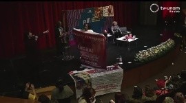 Manifestantes durante la visita de Angela Davis en la UNAM