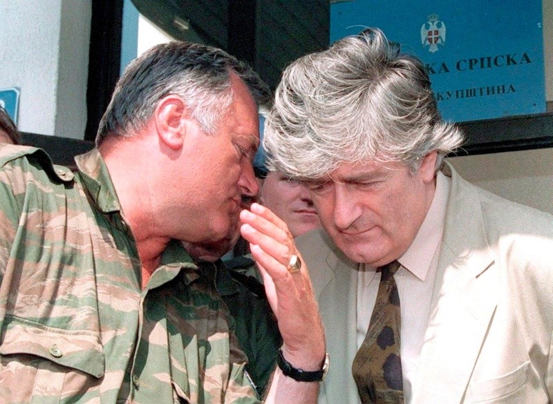 En Pale, un bastión serbobosnio ubicado en las afueras de Sarajevo, algunos habitantes lamentaron la muerte del exgeneral. EFE/EPA/Stringer