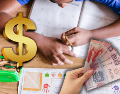 Inicia el ciclo escolar 2026-2027 con diversas becas y apoyos económicos disponibles para alumnos de educación básica, media y superior en México. ESPECIAL/Canva EL INFORMADOR/L. Borja