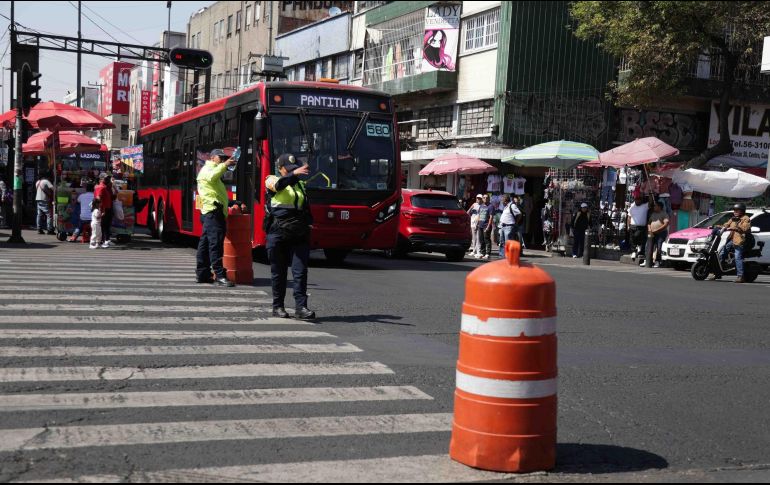 El programa Hoy No Circula se aplica de las 5:00 a las 22:00 horas en todas las alcaldías de la Ciudad de México y en tres zonas conurbadas del Estado de México. SUN/C. Mejía