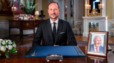 El Rey Haakon VIII de Noruega pronuncia su primer discurso como monarca en el Palacio Real de Oslo, Noruega. EFE / Heiko Junge